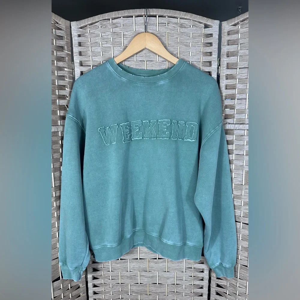 Lazy Sunday Distressed ‘Weekend’ Crewneck - Size Medium - Picture 2 of 8